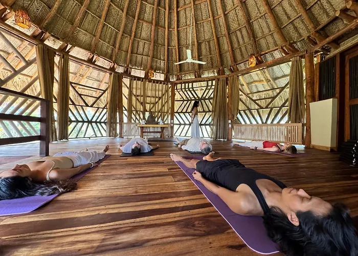 Senda Loto Retreat Meditation Yoga